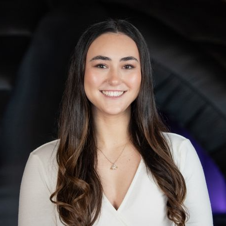 Laura Profile Picture