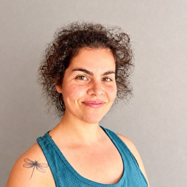 Joana Casimiro (Portuguese & English) Profile Picture