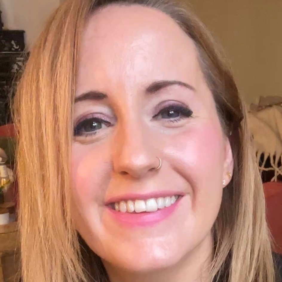 Laura Profile Picture