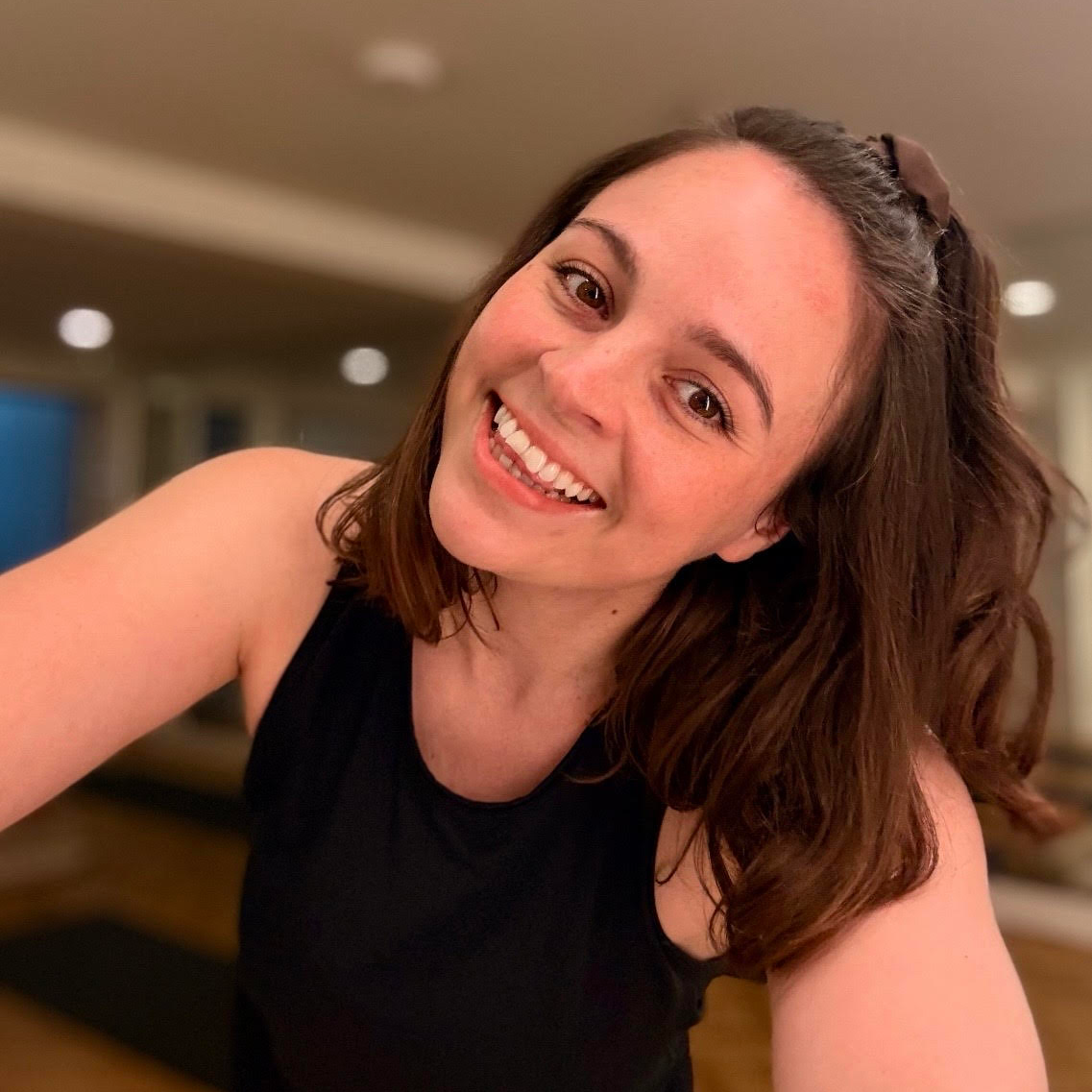 Roanna Lewis Profile Picture